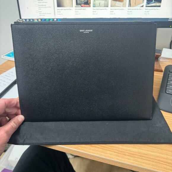 Saint Laurent Logo Zipped Clutch - Picture 2 of 7